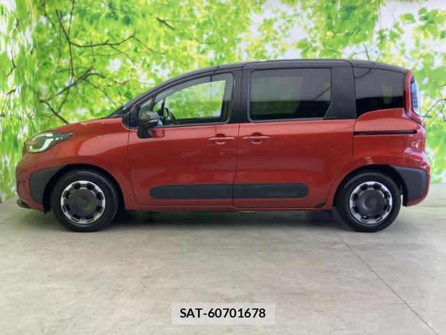Toyota SIENTA 2024-04 8328452-1