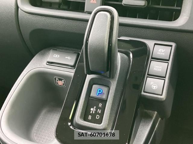 Toyota SIENTA 2024-04 8328452-17