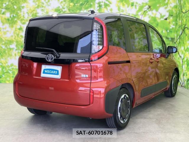 Toyota SIENTA 2024-04 8328452-2