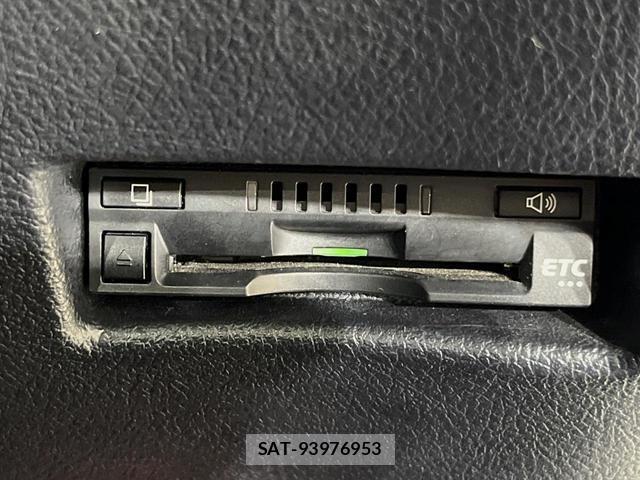 Toyota SIENTA 2018-12 8328536-8