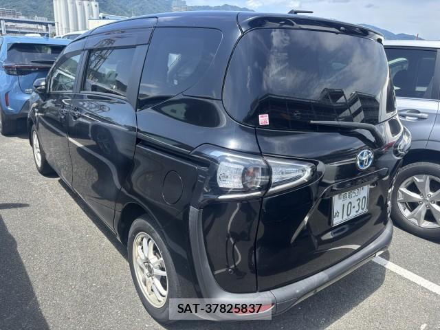 Toyota SIENTA 2019-02 8328557-3