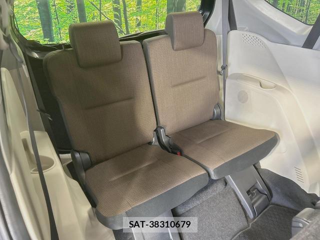 Toyota SIENTA 2017-12 8328574-9