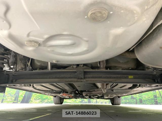 Toyota SIENTA 2016-01 8329051-19