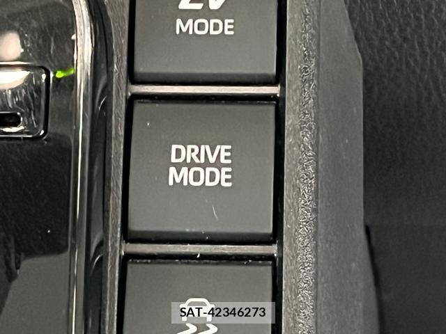 Toyota SIENTA 2023-06 8329113-18