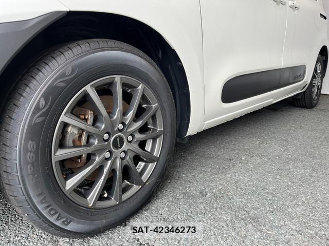 Toyota SIENTA 2023-06 8329113-5