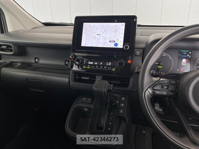 Toyota SIENTA 2023-06 8329113-7