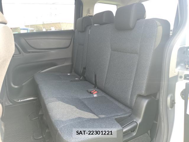 Toyota SIENTA 2017-07 8329130-12