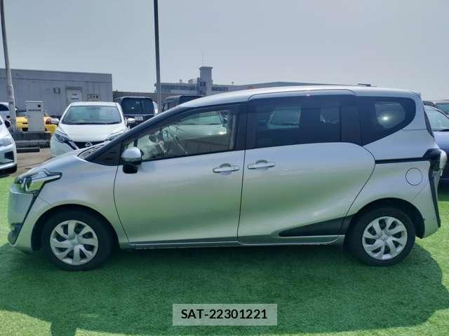 Toyota SIENTA 2017-07 8329130-15