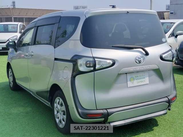 Toyota SIENTA 2017-07 8329130-17