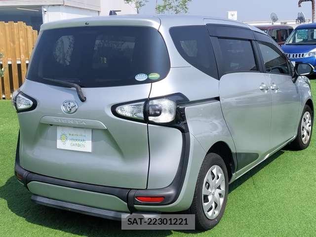 Toyota SIENTA 2017-07 8329130-2