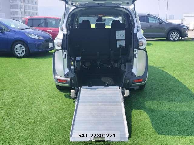 Toyota SIENTA 2017-07 8329130-3