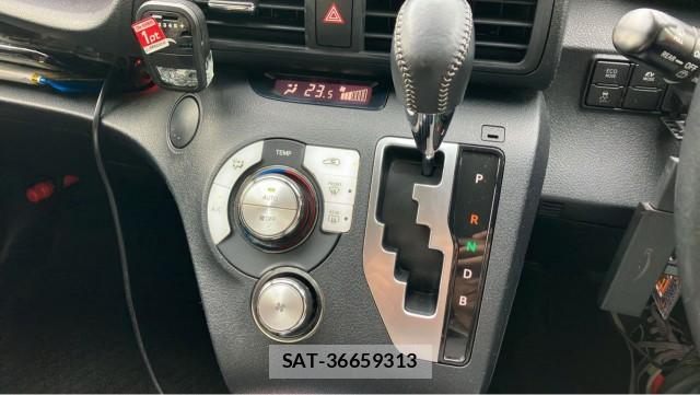 Toyota SIENTA 2019-09 8329277-14