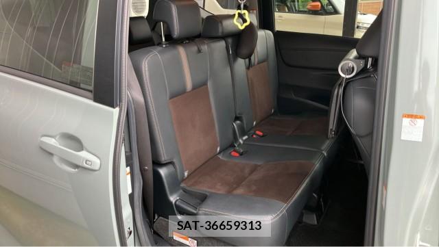 Toyota SIENTA 2019-09 8329277-6