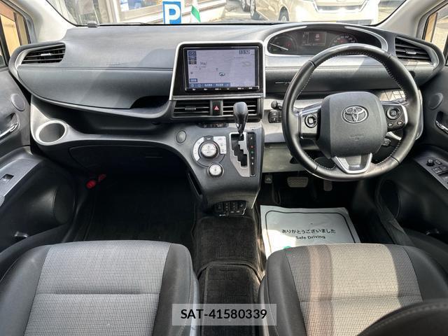 Toyota SIENTA 2021-10 8329347-1