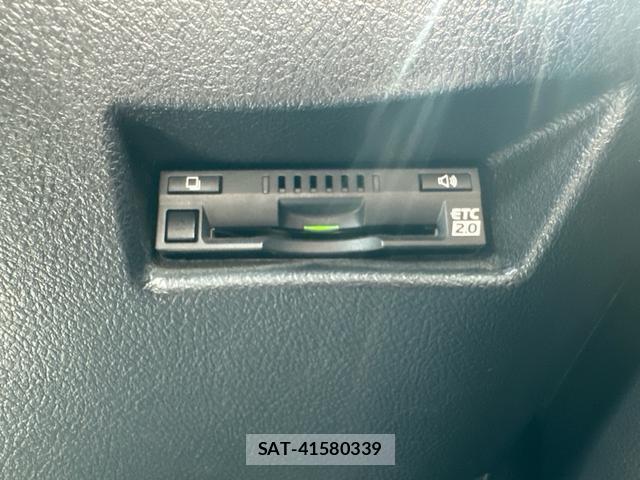 Toyota SIENTA 2021-10 8329347-6