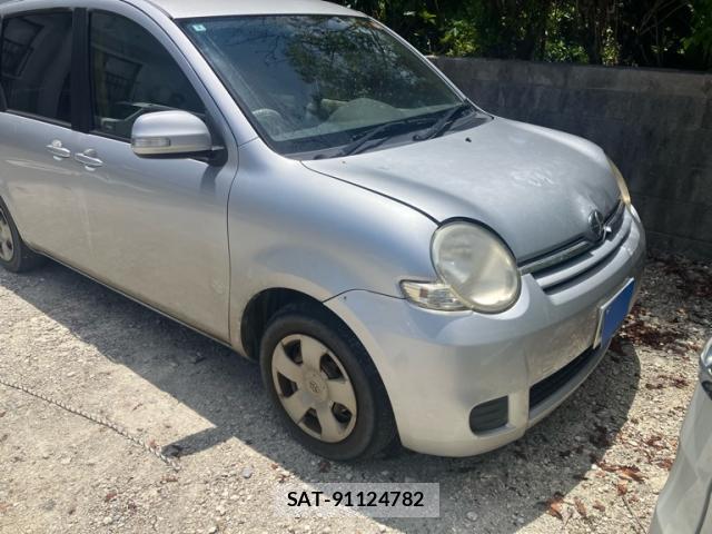 Toyota SIENTA 2011-10 8329630-0