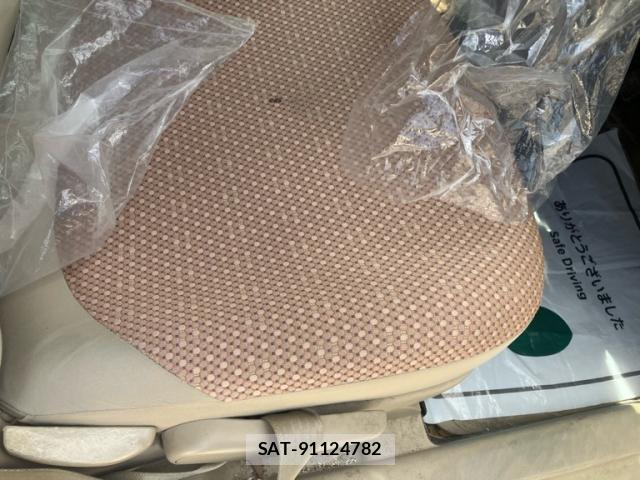 Toyota SIENTA 2011-10 8329630-15