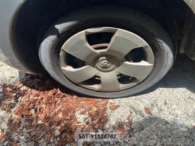Toyota SIENTA 2011-10 8329630-5