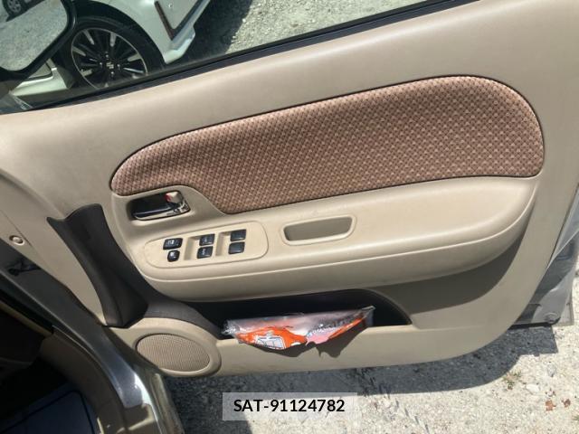 Toyota SIENTA 2011-10 8329630-9