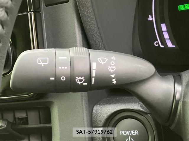 Toyota SIENTA 2026-05 8329698-17