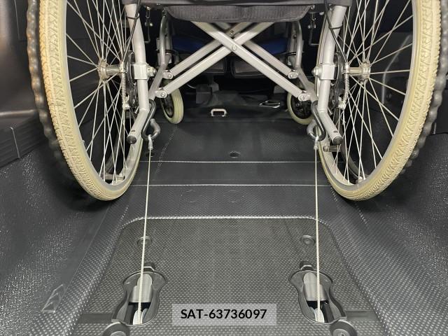 Toyota SIENTA 2024-11 8329804-11
