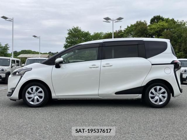 Toyota SIENTA 2017-10 8329812-1