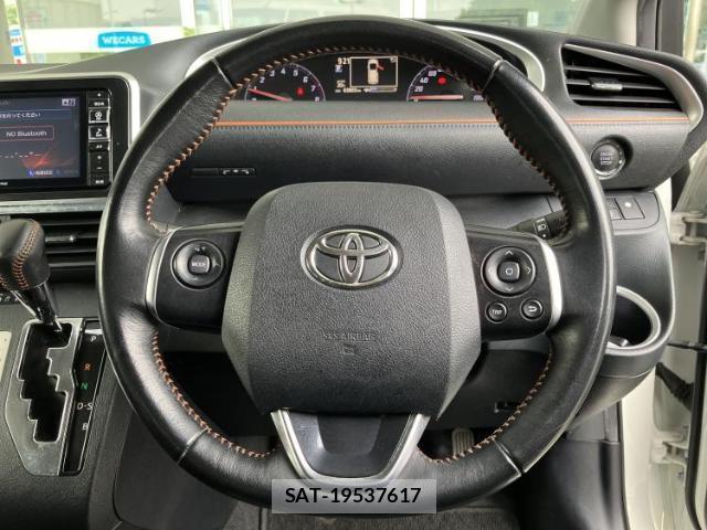 Toyota SIENTA 2017-10 8329812-14
