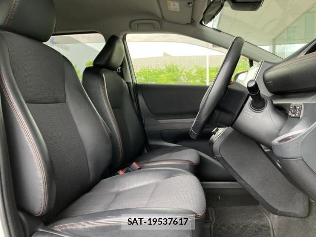 Toyota SIENTA 2017-10 8329812-3