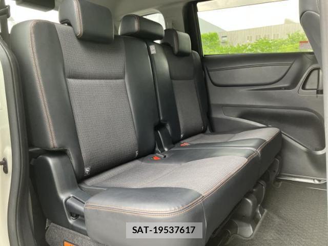 Toyota SIENTA 2017-10 8329812-4