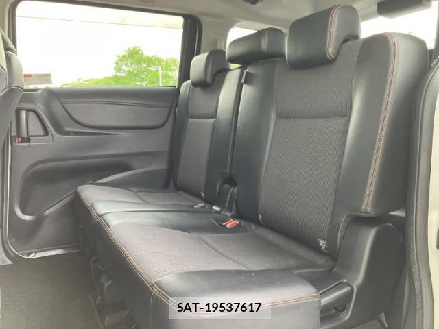 Toyota SIENTA 2017-10 8329812-7
