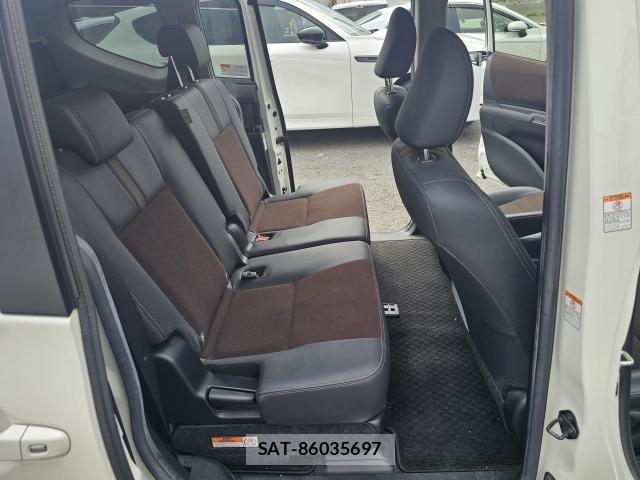Toyota SIENTA 2020-04 8329819-5