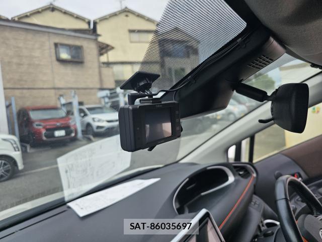 Toyota SIENTA 2020-04 8329819-8