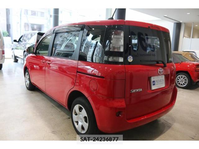 Toyota SIENTA 2014-07 8330072-10