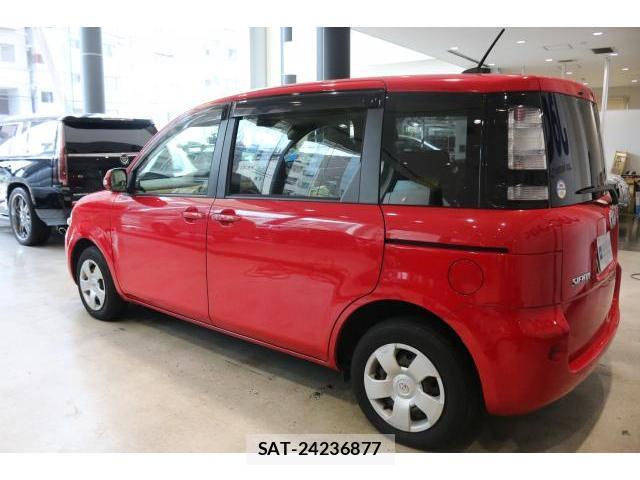Toyota SIENTA 2014-07 8330072-11