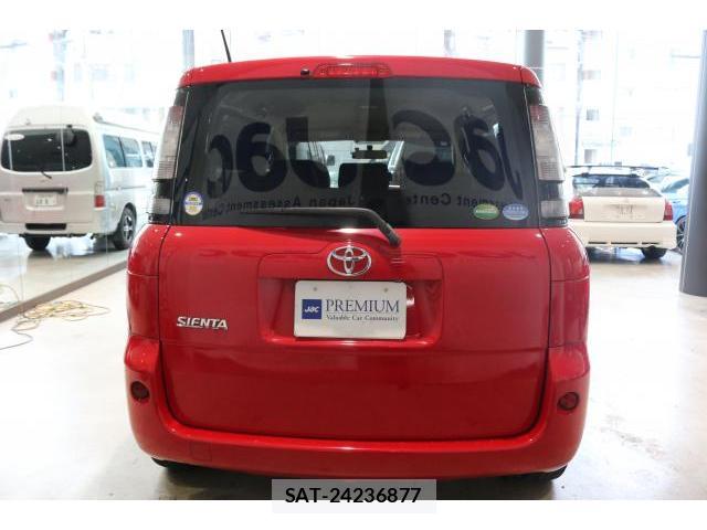 Toyota SIENTA 2014-07 8330072-12