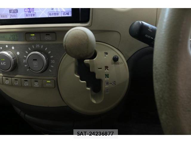 Toyota SIENTA 2014-07 8330072-14