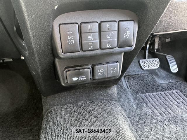 Toyota SIENTA 2022-01 8330155-10