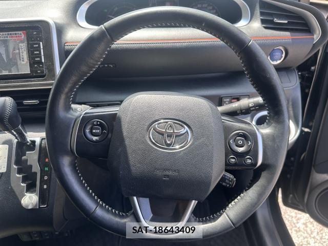 Toyota SIENTA 2022-01 8330155-11