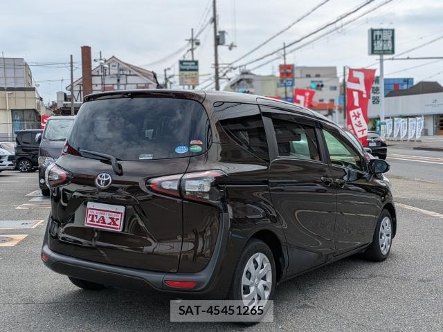 Toyota SIENTA 2016-08 8330161-1