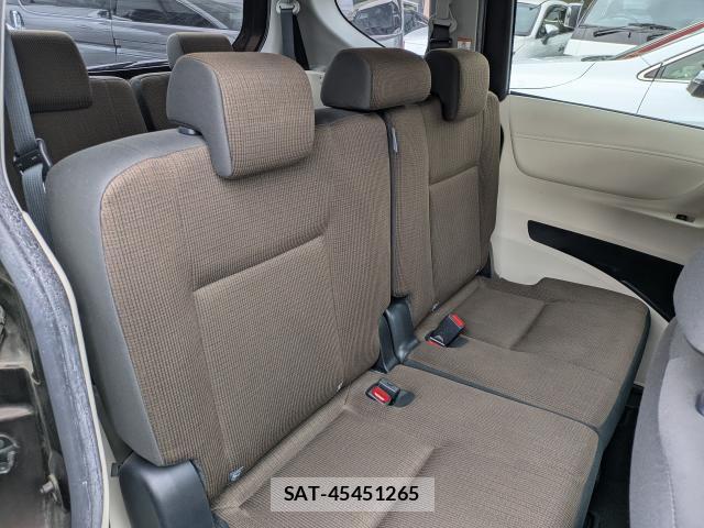 Toyota SIENTA 2016-08 8330161-15