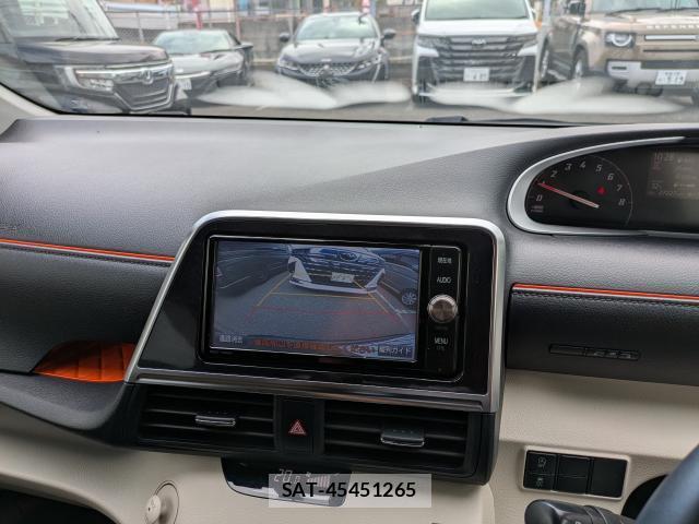 Toyota SIENTA 2016-08 8330161-7