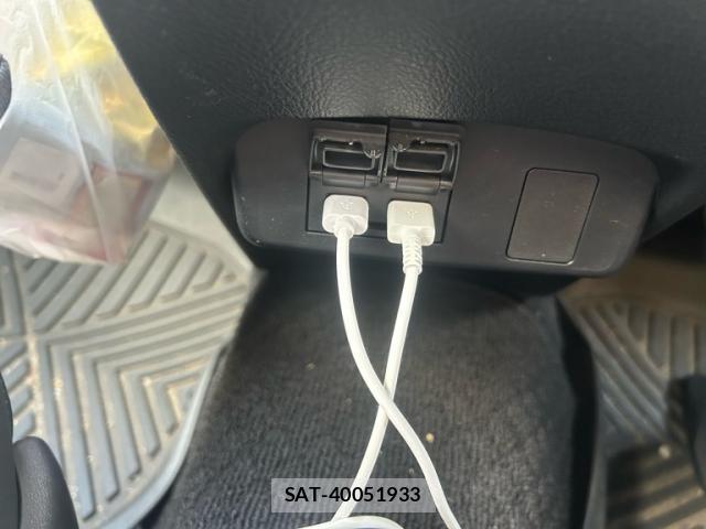 Toyota SIENTA 2022-04 8330168-15