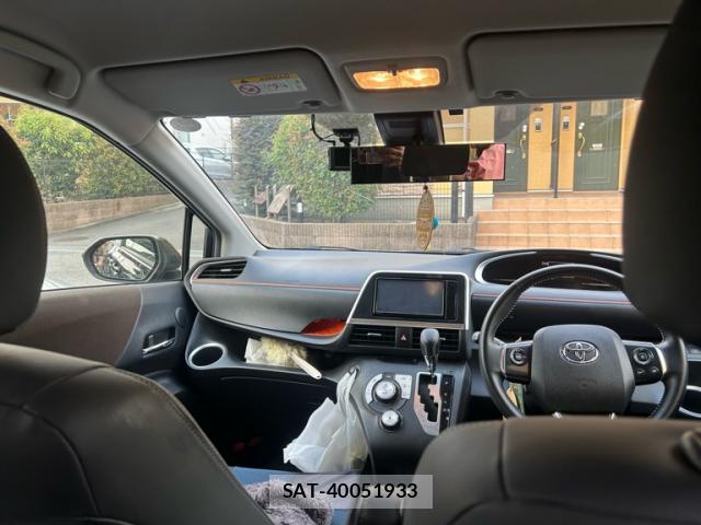 Toyota SIENTA 2022-04 8330168-5