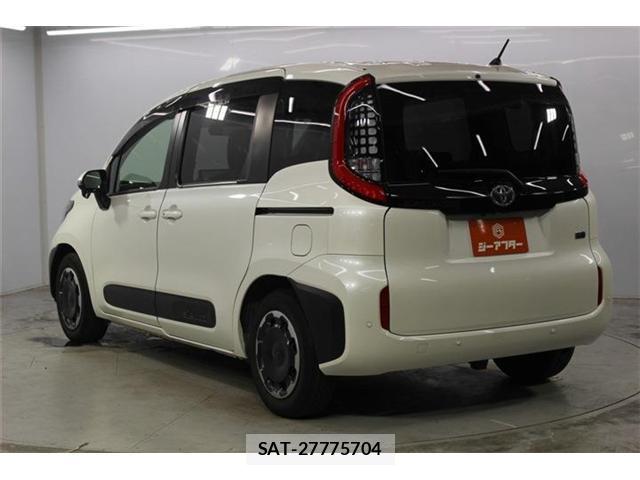 Toyota SIENTA 2023-02 8330232-7