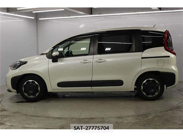 Toyota SIENTA 2023-02 8330232-8