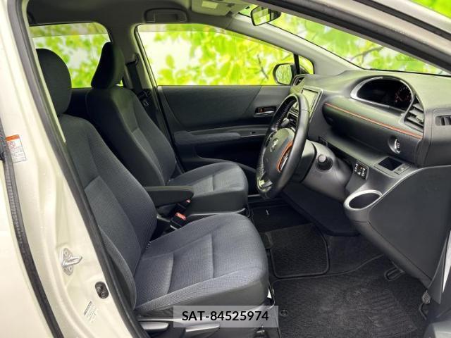 Toyota SIENTA 2017-02 8330392-3
