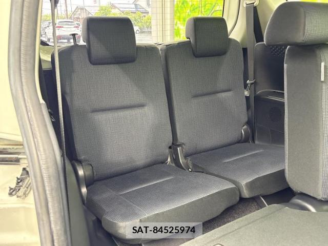 Toyota SIENTA 2017-02 8330392-5