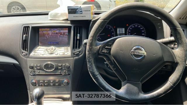 Nissan SKYLINE 2012-09 8329297-16