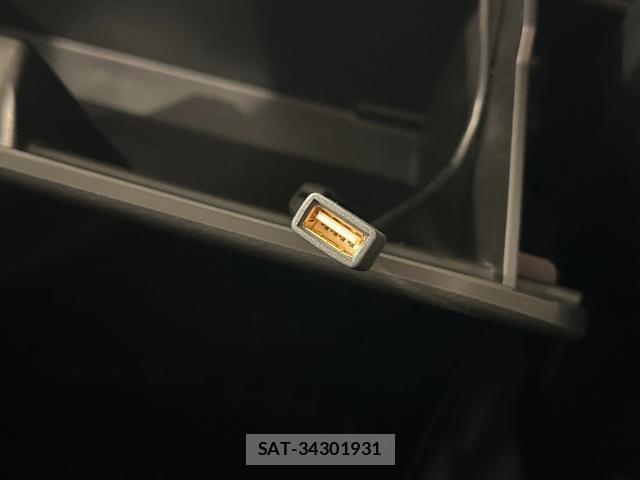 Suzuki SOLIO 2018-03 8330195-19