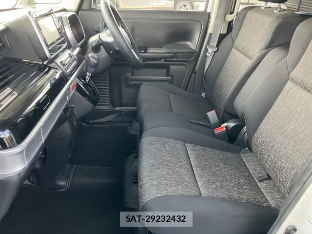 Suzuki SPACIA 2018-10 8328576-4